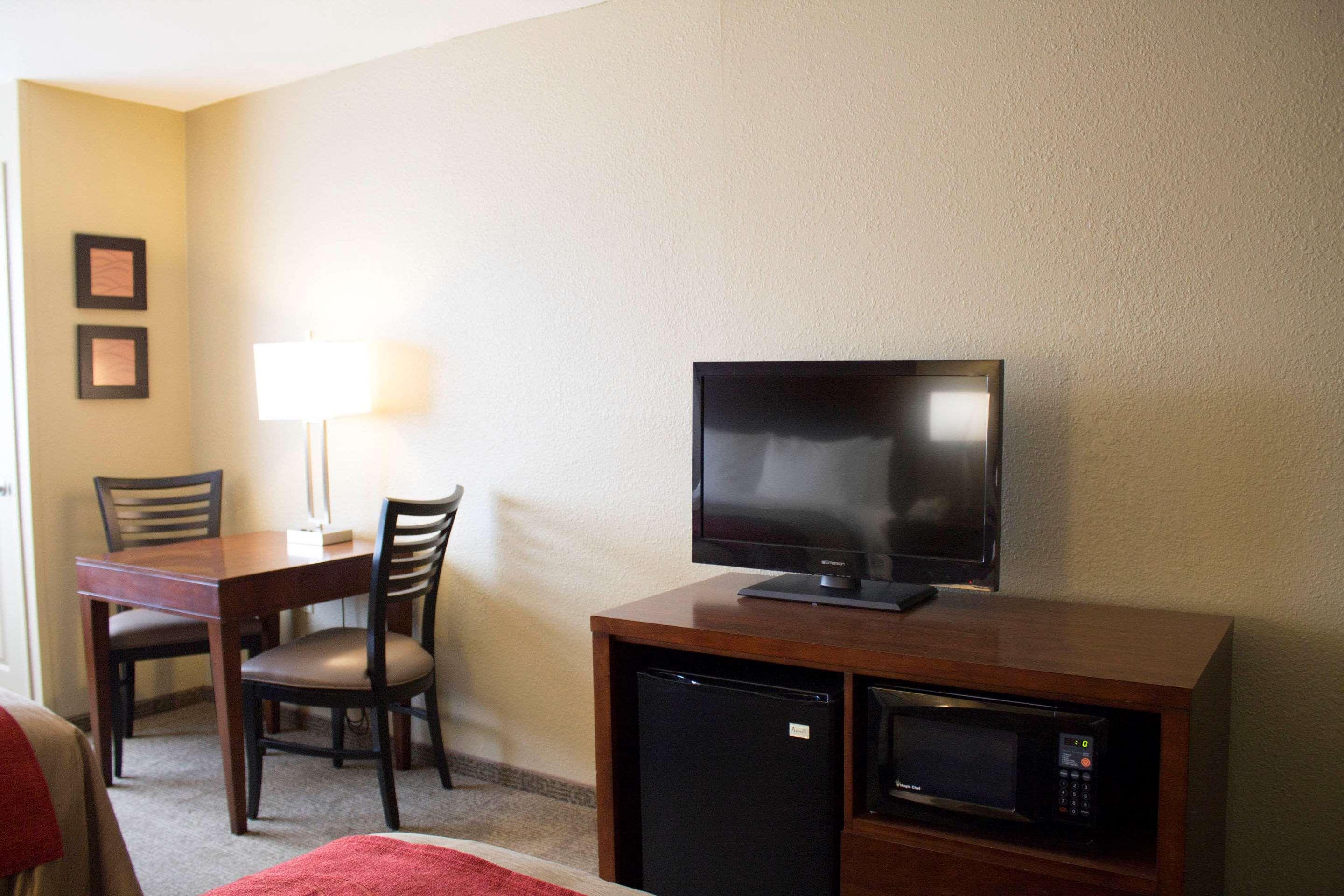 Comfort Inn River'S Edge Huron Buitenkant foto