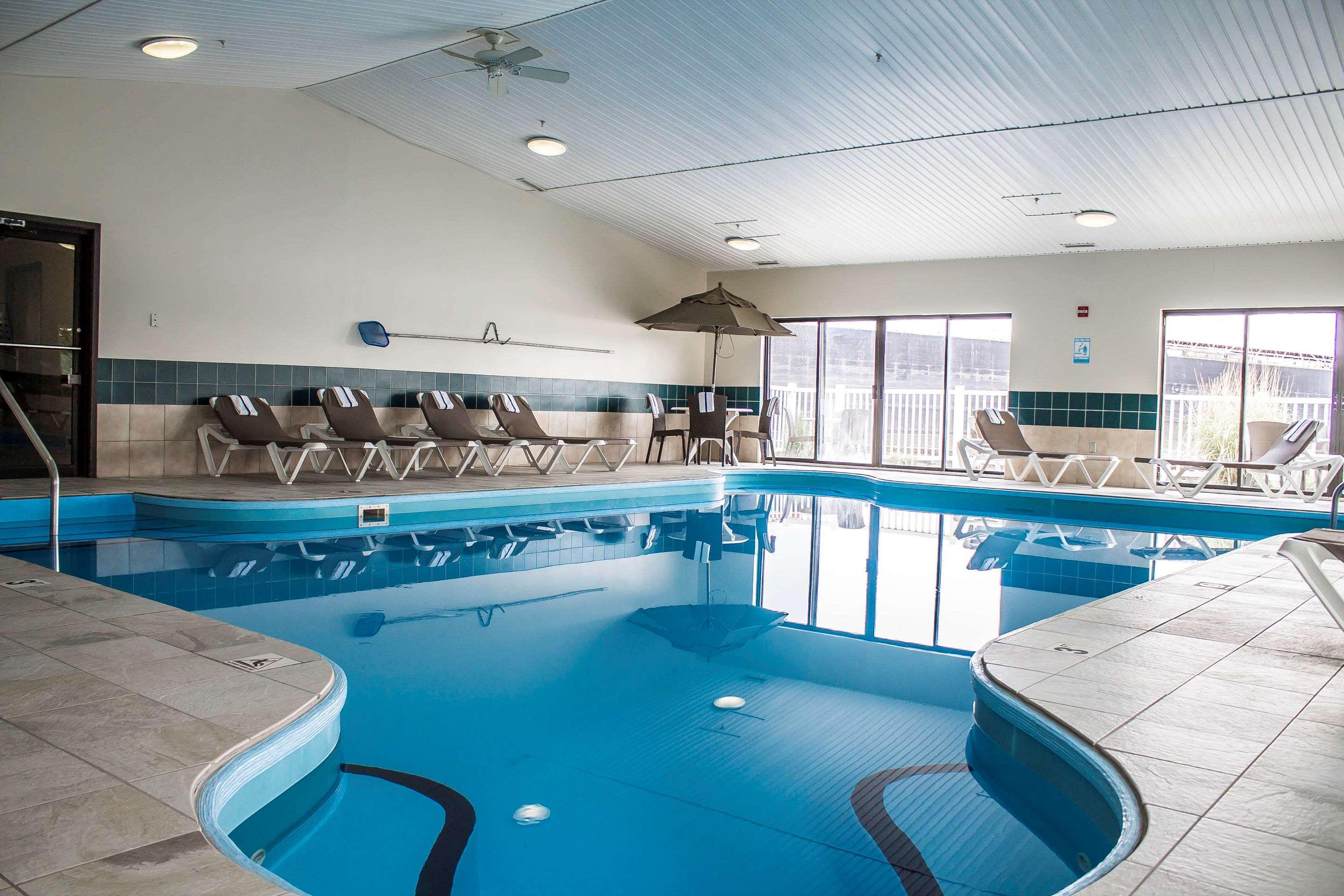 Comfort Inn River'S Edge Huron Buitenkant foto