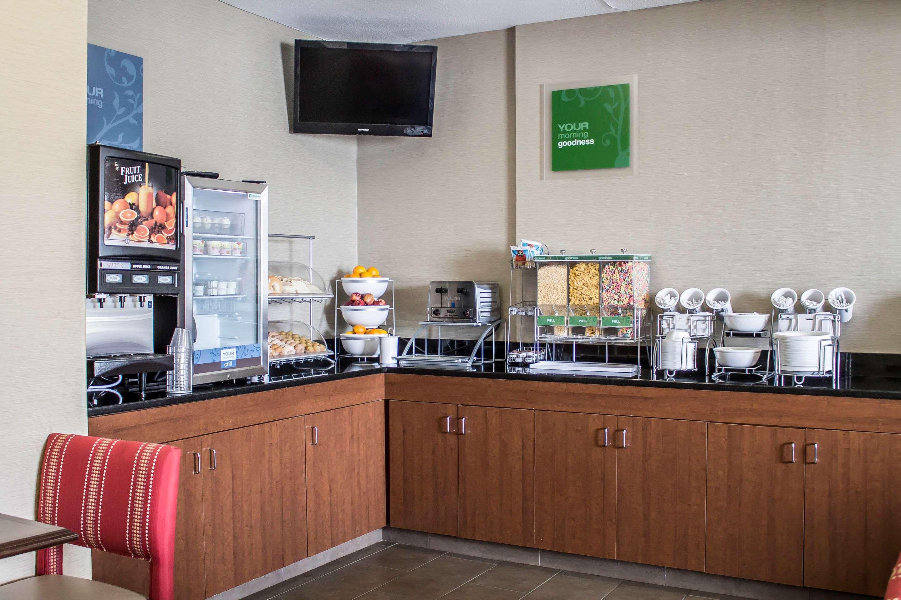 Comfort Inn River'S Edge Huron Buitenkant foto