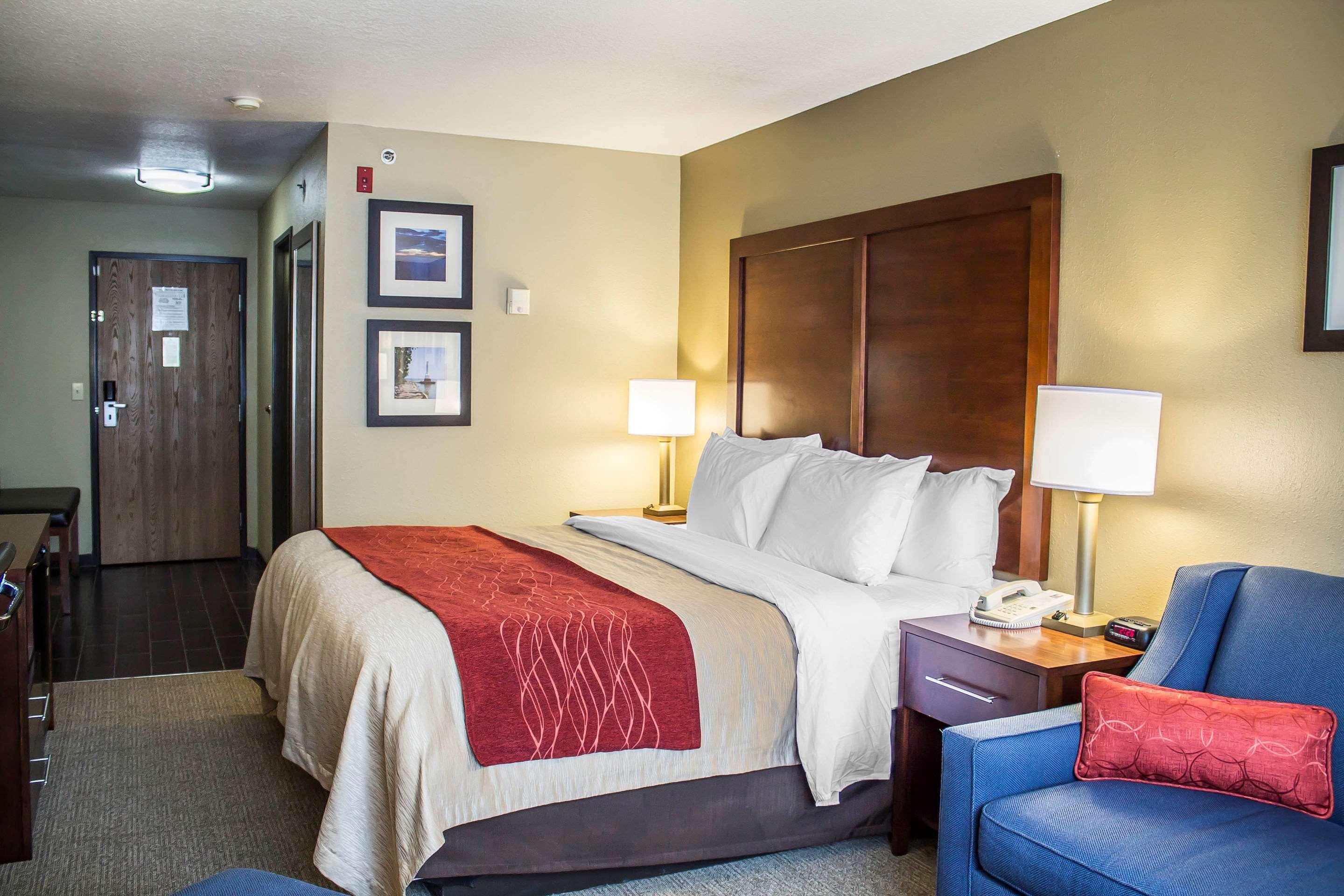 Comfort Inn River'S Edge Huron Buitenkant foto