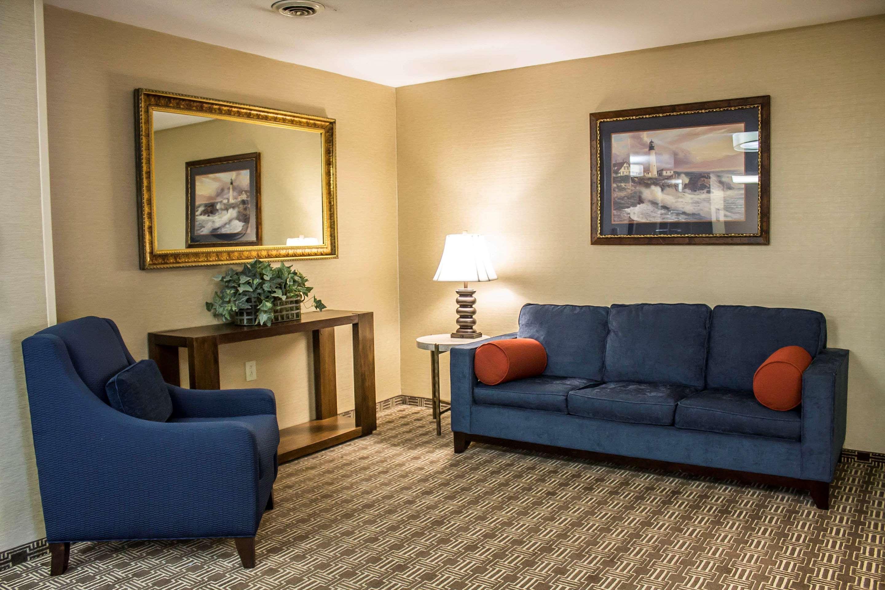 Comfort Inn River'S Edge Huron Buitenkant foto