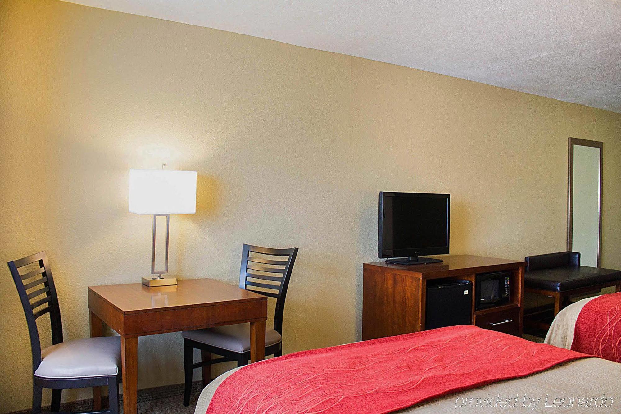 Comfort Inn River'S Edge Huron Buitenkant foto
